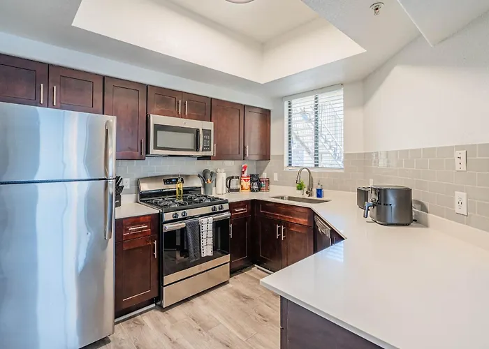Apartment Near Airport-diablo Stadium-pool-spa-gym-parking Tempe