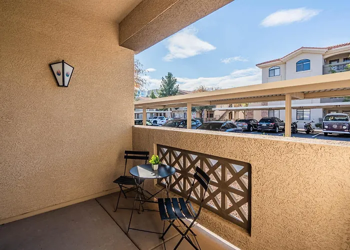Near Airport-diablo Stadium-pool-spa-gym-parking Apartment *