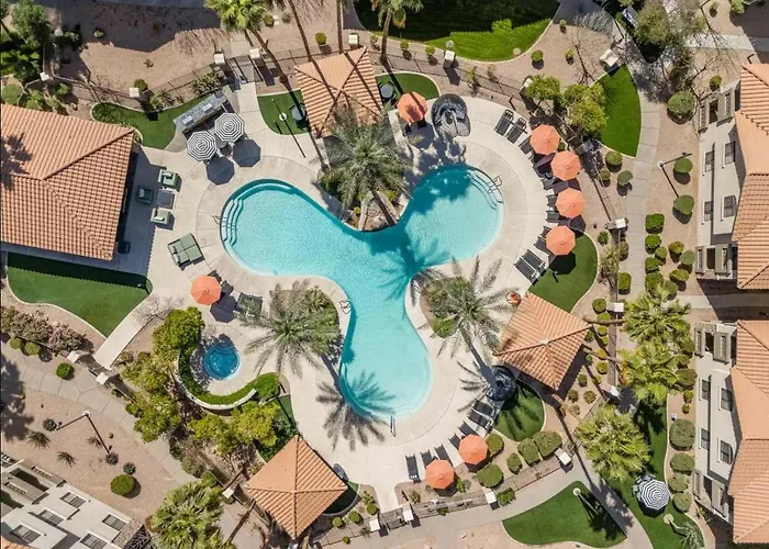 Near Airport-diablo Stadium-pool-spa-gym-parking Apartment *