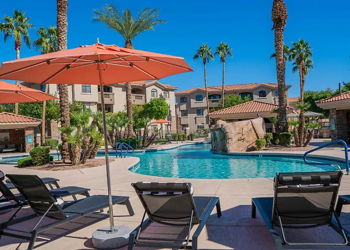 Near Airport-diablo Stadium-pool-spa-gym-parking Apartment *